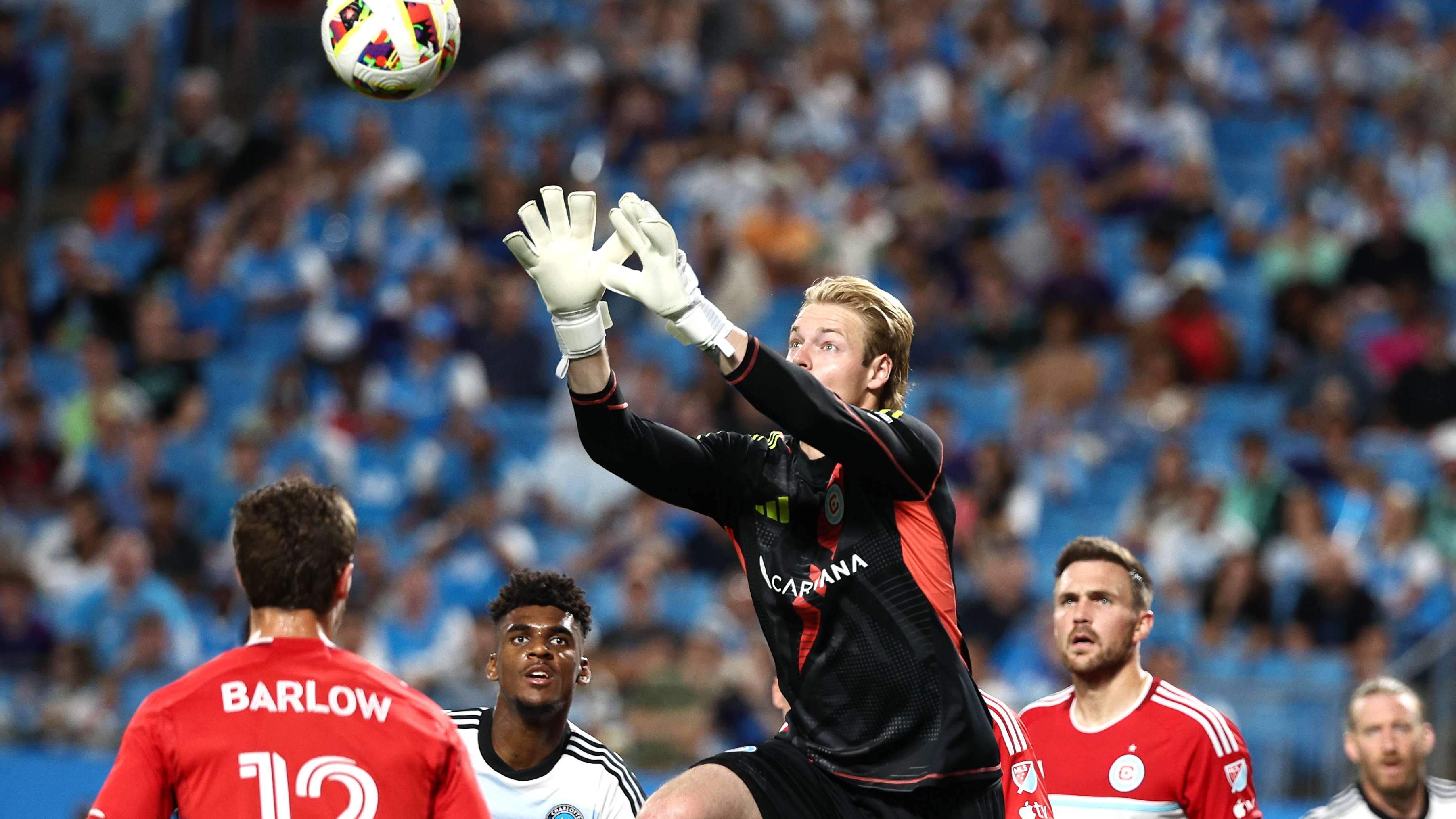 更是国足重 更是国足重